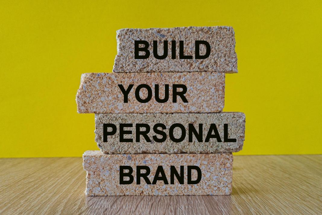 Article Image 01 -How to Build a Personal Brand (1) How to Build a Personal Brand That Stands Out in the Job Market ? 1